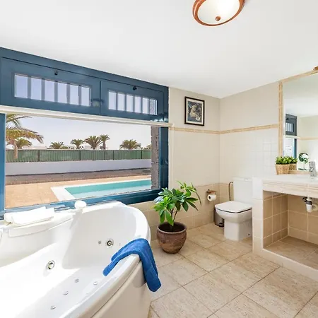 Lanzarote Irina Marina Rubicon Vila